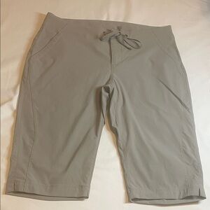 Columbia Light Gray Casual Shorts